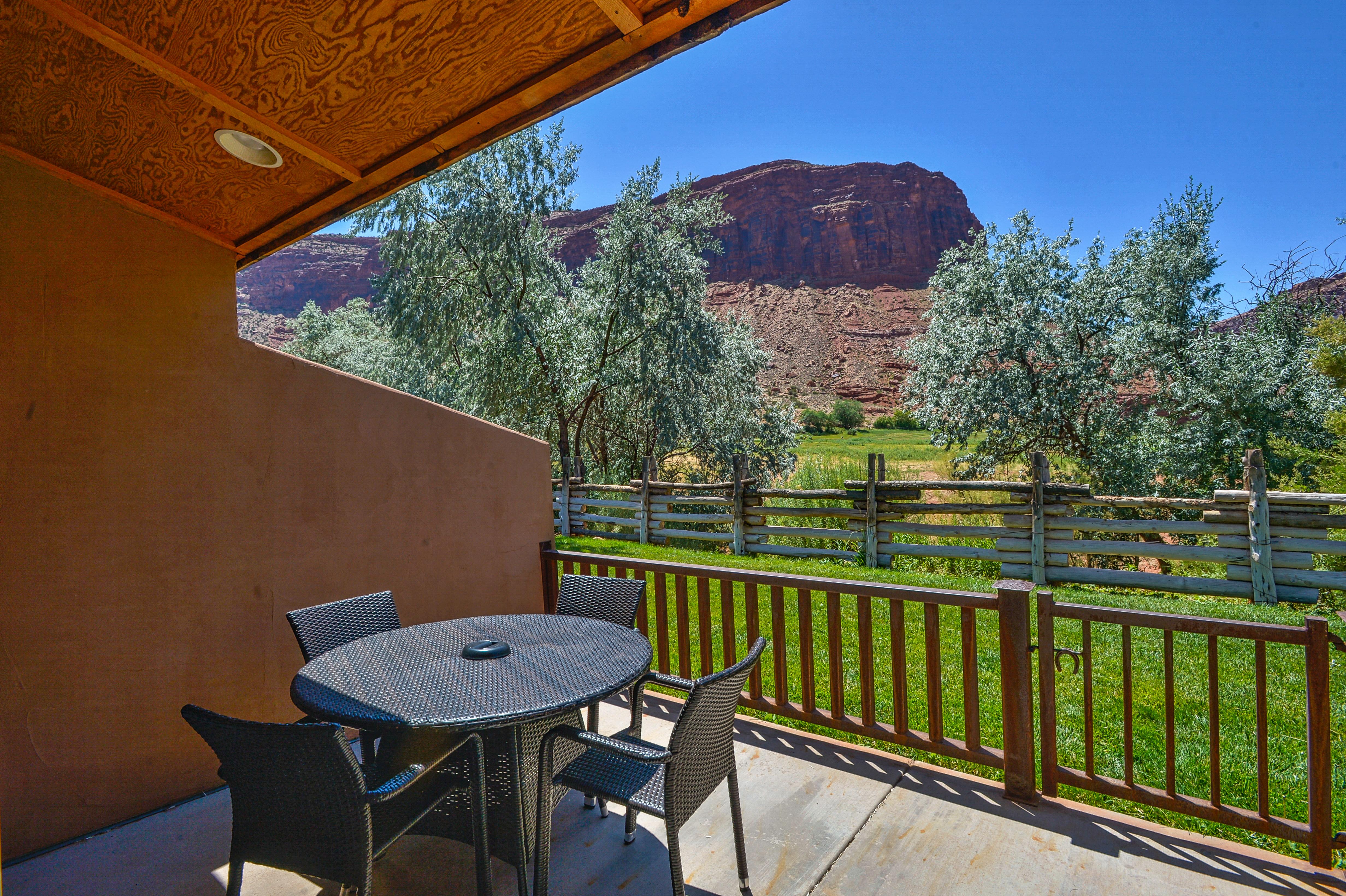 Red Cliffs Lodge Моаб Экстерьер фото