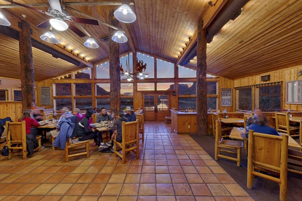 Red Cliffs Lodge Моаб Экстерьер фото