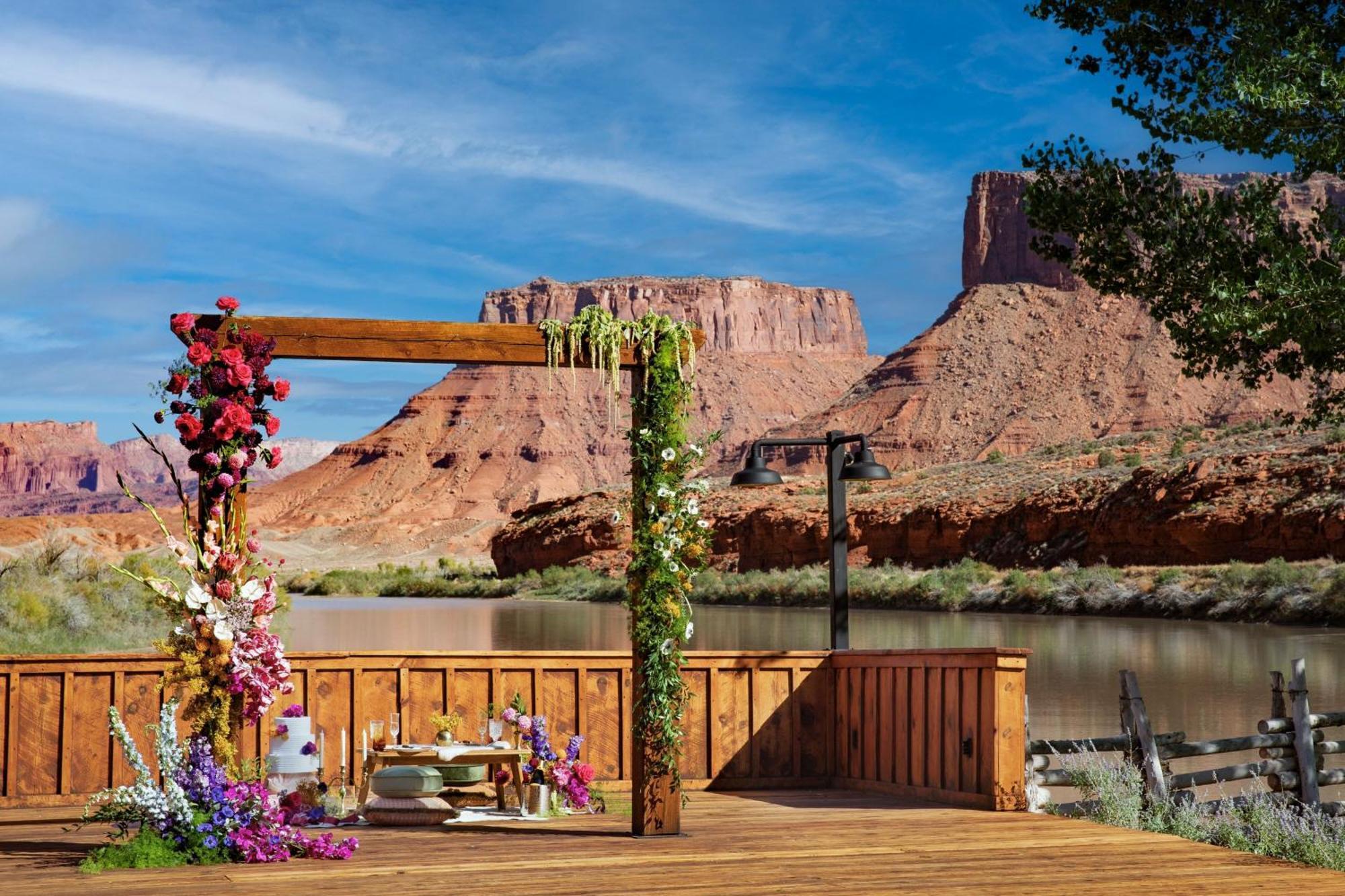 Red Cliffs Lodge Моаб Экстерьер фото