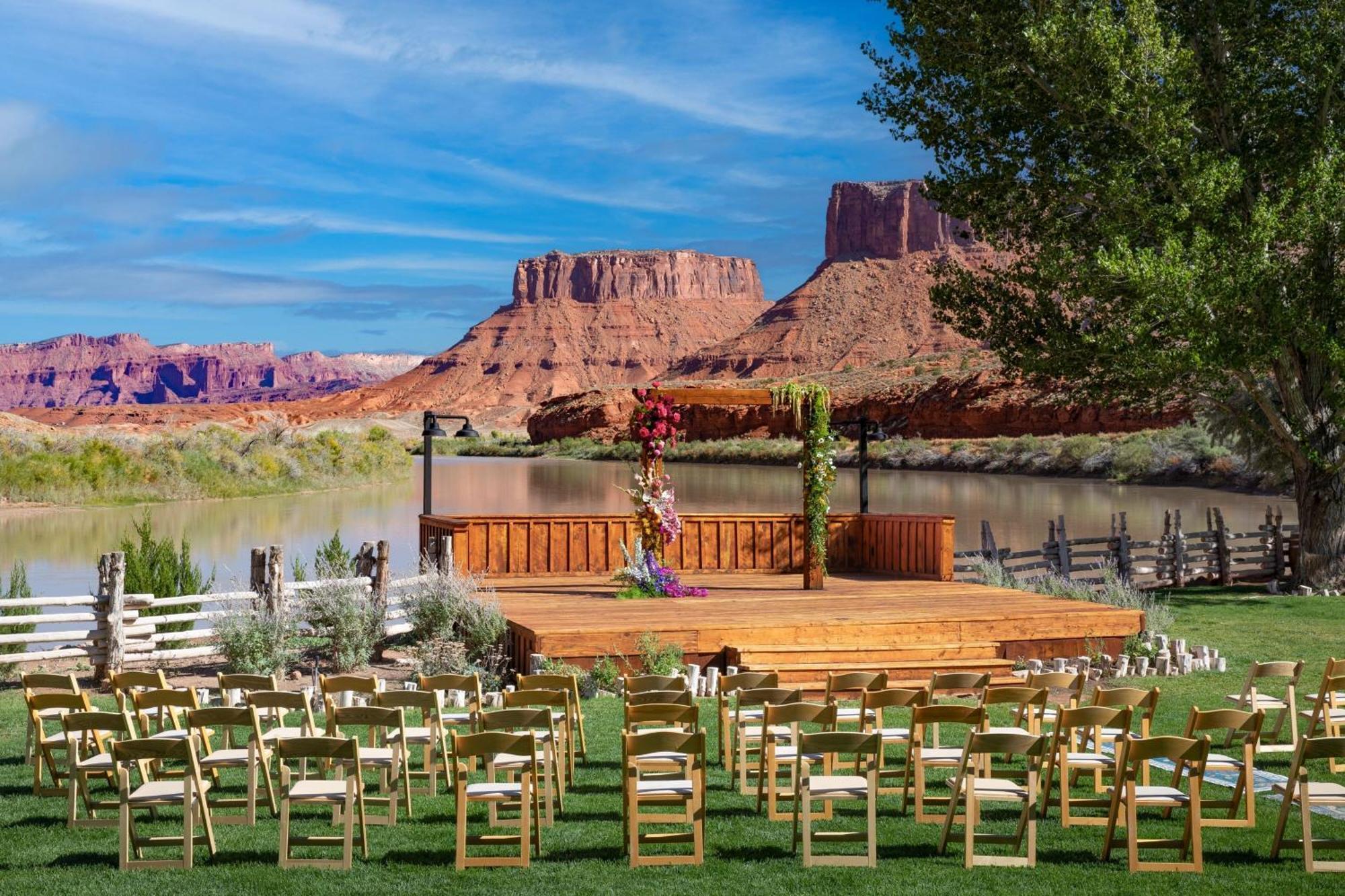 Red Cliffs Lodge Моаб Экстерьер фото