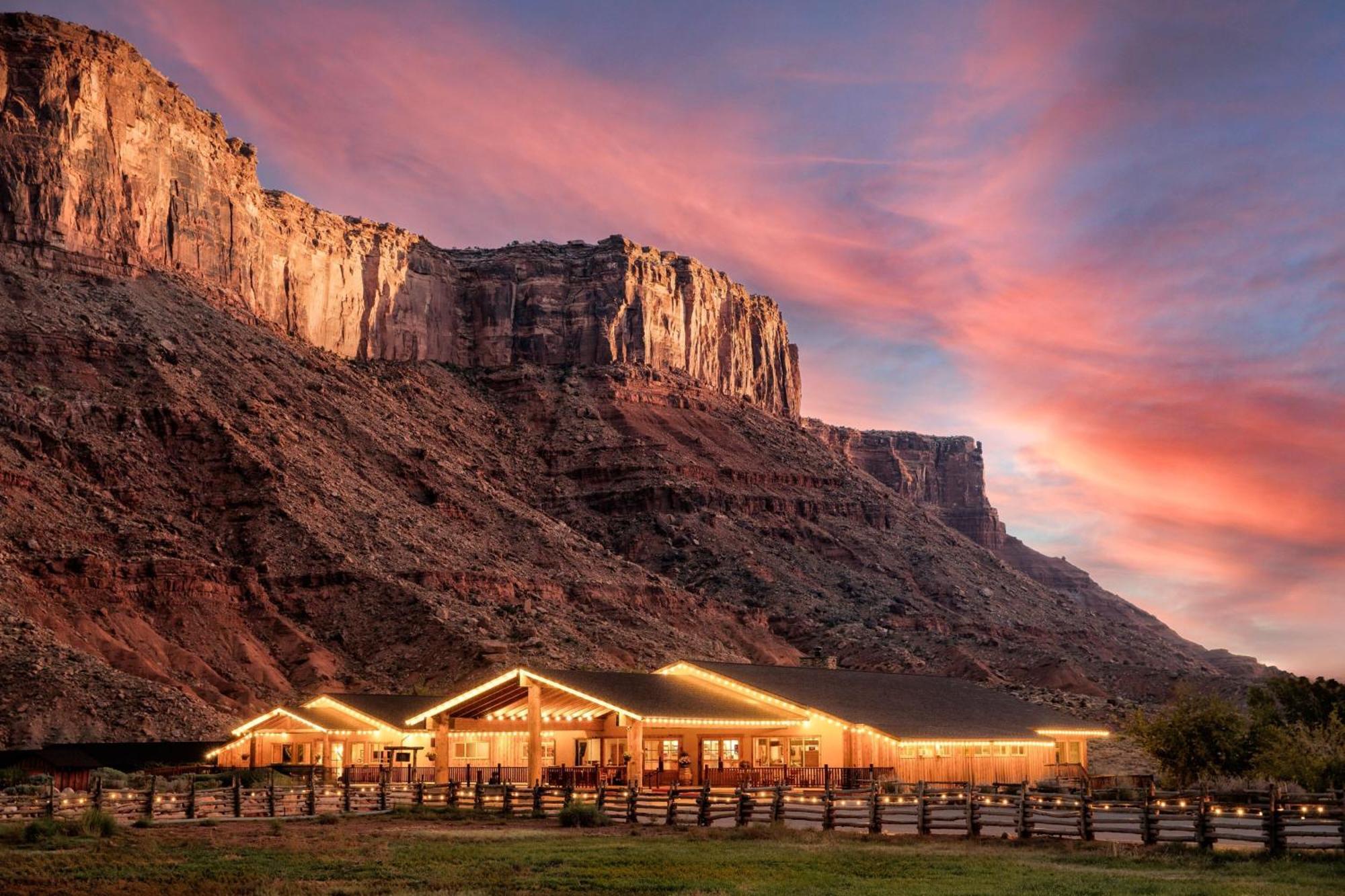 Red Cliffs Lodge Моаб Экстерьер фото