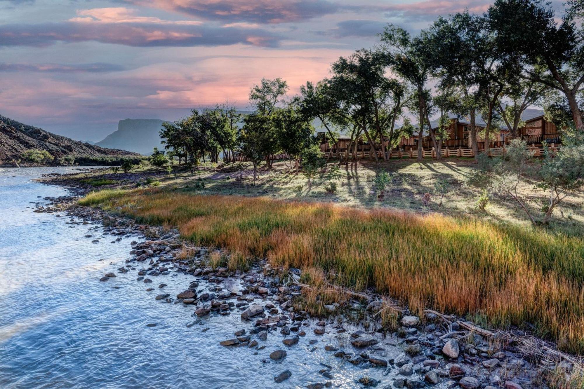 Red Cliffs Lodge Моаб Экстерьер фото